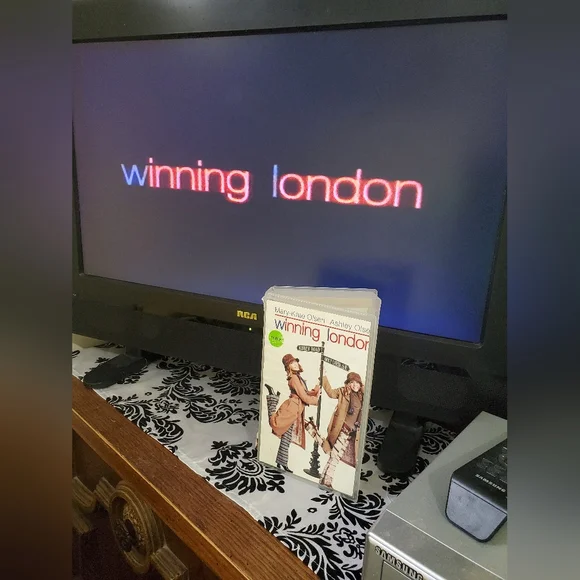 Mary-Kate and Ashley Olsen movies VHS - Picture 10 of 12